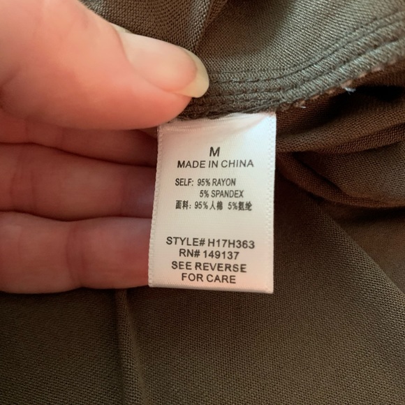 Medium pencil skirt w/ side slits & lace up detail - Picture 8 of 8